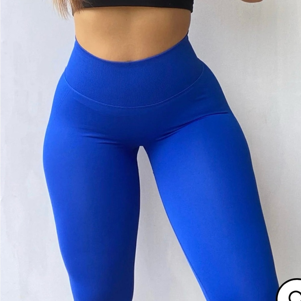 BeeStrong gym leggings